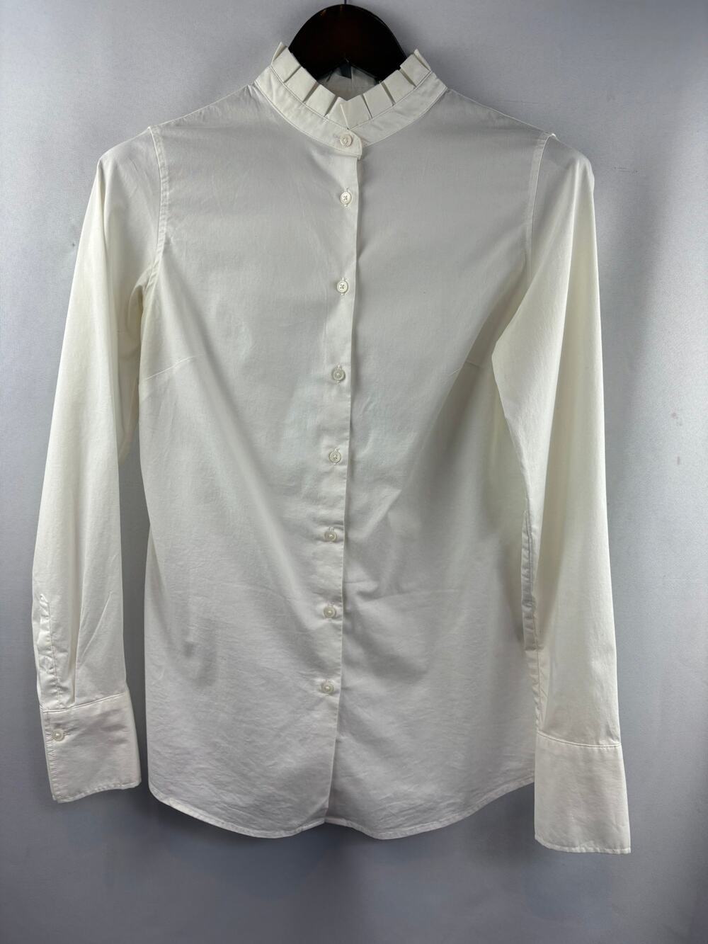 Women’s Banana Republic Size 6 White Button Up Blouse